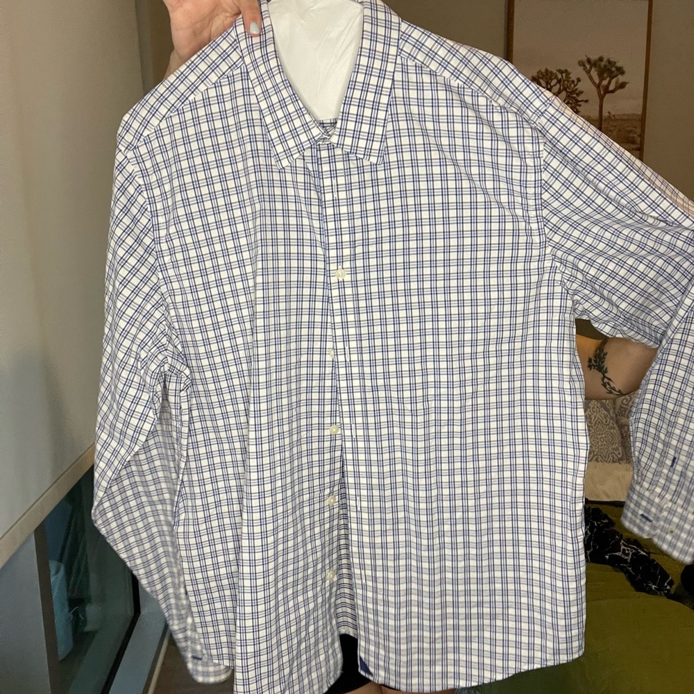 Dress shirt untuckit